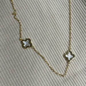 Long necklace with mini flowers all throughout NEW